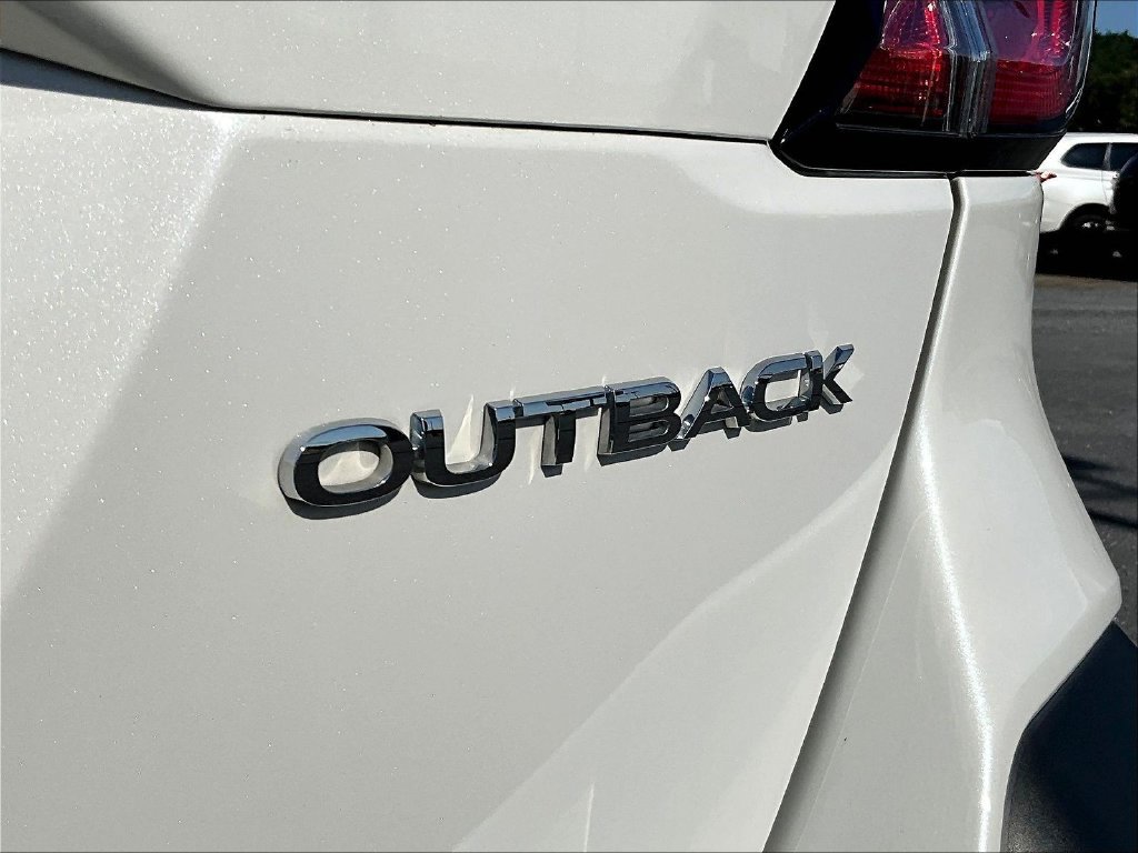 Used 2025 Subaru Outback Limited AWD/4WD image 26