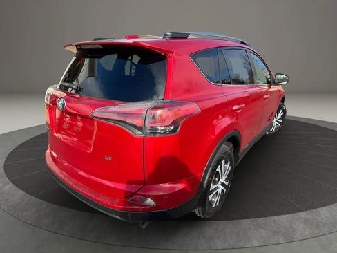 Used 2017 Toyota RAV4 LE image 13