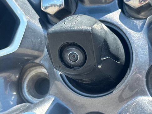 Used 2018 Jeep Wrangler Unlimited Sahara AWD/4WD image 24
