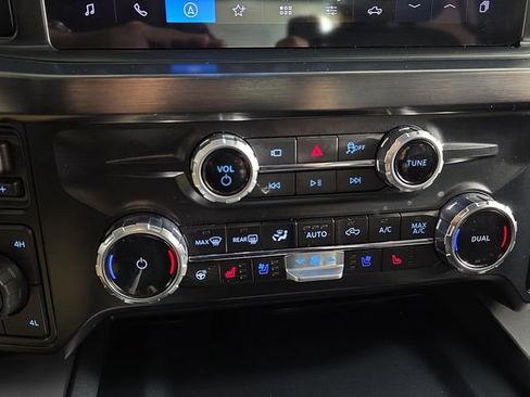 Certified 2025 Ford F350 Lariat w/ Black Appearance Package image 18