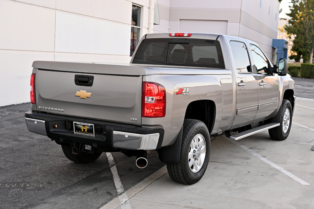 Used 2013 Chevrolet Silverado 2500 LTZ w/ LTZ Plus Package AWD/4WD image 6