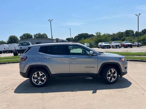 Used 2021 Jeep Compass Limited AWD/4WD image 10
