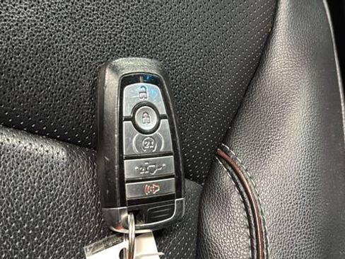 Used 2022 Ford F150 Lariat w/ Equipment Group 502A High AWD/4WD image 21