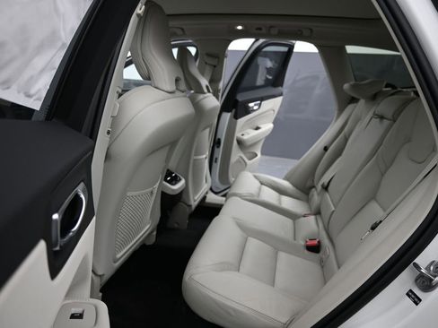 New 2026 Volvo XC60 B5 Ultra w/ Protection Package Premier image 21