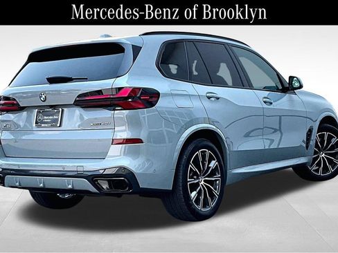 Used 2025 BMW X5 xDrive40i w/ M Sport Package AWD/4WD image 12