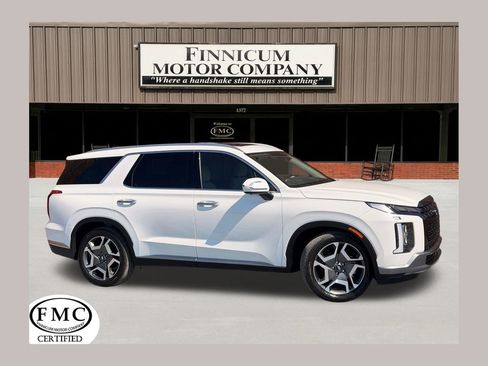Used 2024 Hyundai Palisade Limited image 1