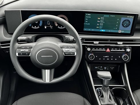 New 2025 Hyundai Tucson SEL image 17