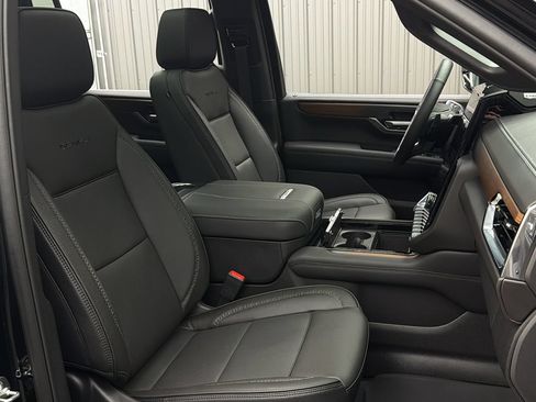 Used 2026 GMC Yukon XL Denali w/ Sun & Power Step Package AWD/4WD image 37