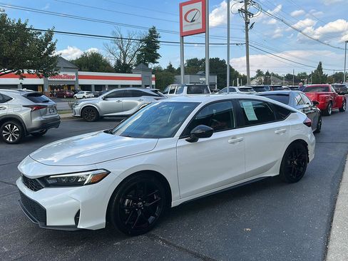 Used 2025 Honda Civic Sport image 5