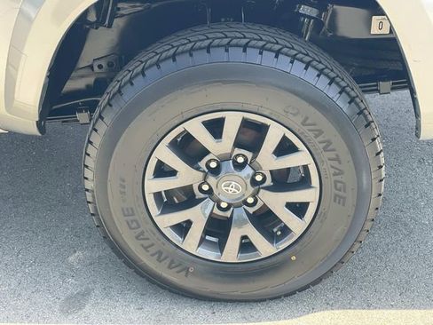 Used 2023 Toyota Tacoma SR5 RWD image 39