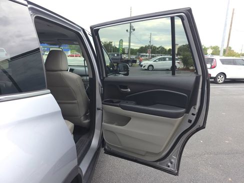 Used 2017 Honda Pilot EX-L image 12