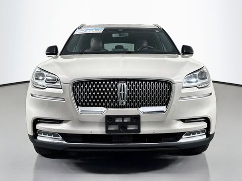 Used 2020 Lincoln Aviator Reserve w/ Equipment Group 202A AWD/4WD image 2