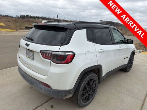 Used 2024 Jeep Compass Latitude w/ Convenience Group image 3