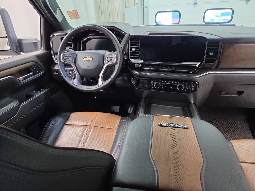 Used 2024 Chevrolet Silverado 2500 High Country w/ High Country Premium Package AWD/4WD image 14