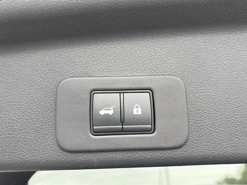 Certified 2025 Nissan Murano SV FWD image 13