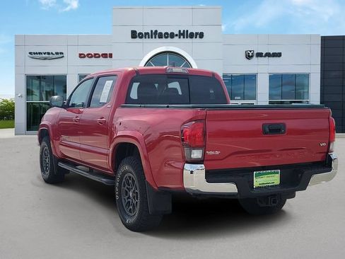 Used 2018 Toyota Tacoma SR5 RWD image 4