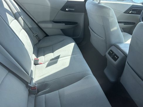 Used 2017 Honda Accord EX image 10