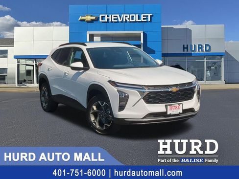 New 2026 Chevrolet Trax LT w/ Driver Confidence Package FWD image 1