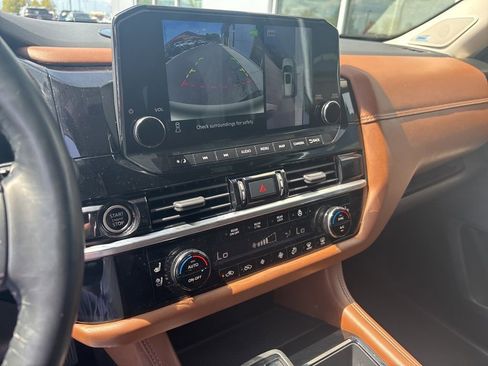 Used 2022 Nissan Pathfinder Platinum w/ Cargo Package AWD/4WD image 11