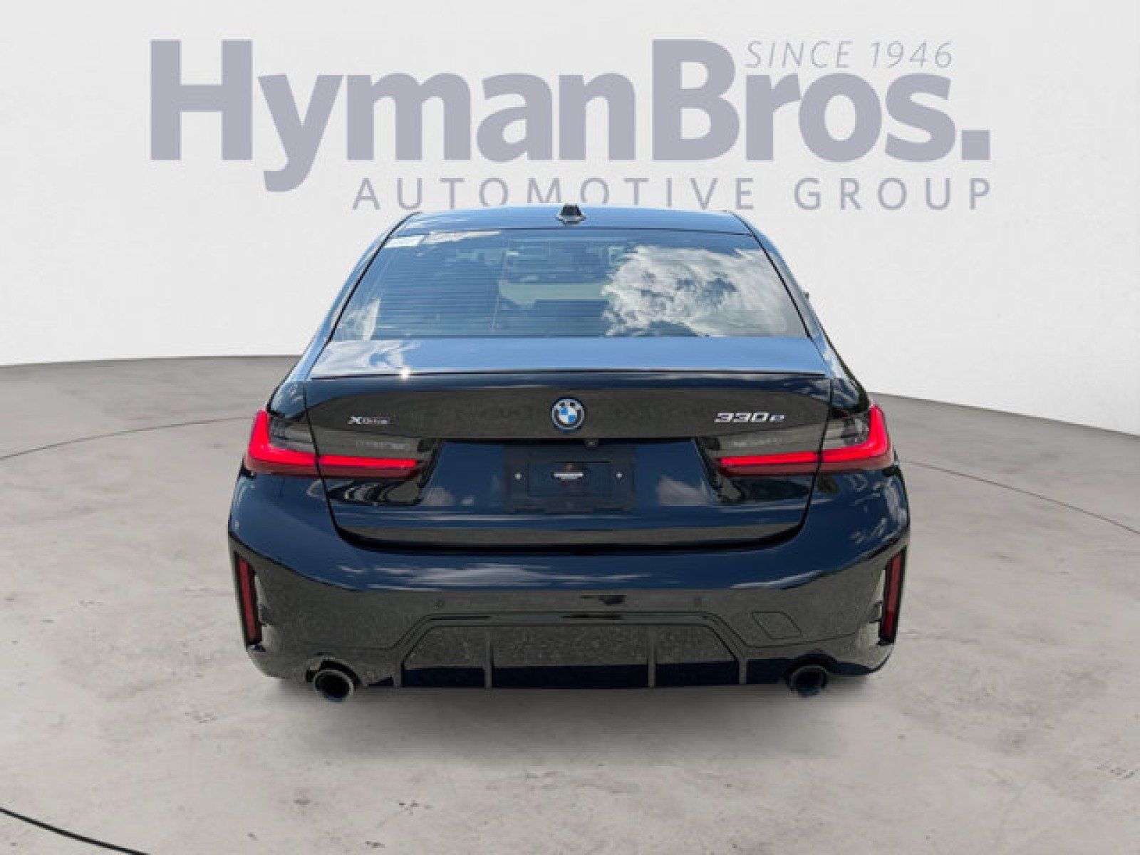Used 2023 BMW 330e xDrive w/ M Sport Package AWD/4WD image 4