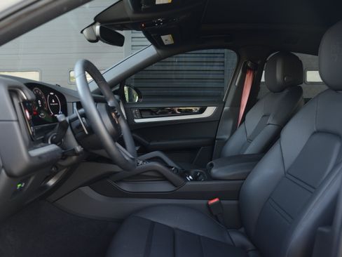 Used 2025 Porsche Cayenne Coupe AWD/4WD image 15