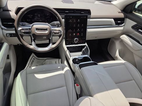 Used 2026 GMC Terrain Denali AWD/4WD image 9