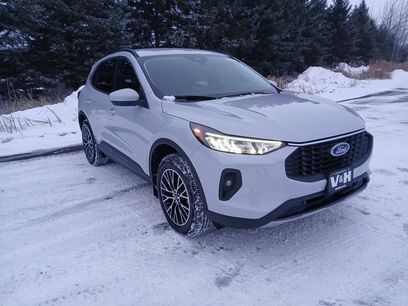 New 2026 Ford Escape Base w/ Class II Trailer Tow Package