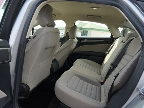 Used 2017 Ford Fusion S FWD image 18