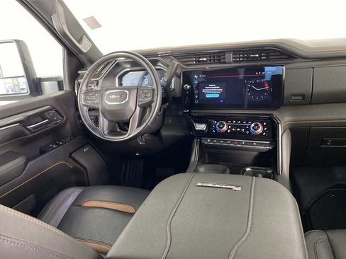 Used 2024 GMC Sierra 2500 AT4 AWD/4WD image 12