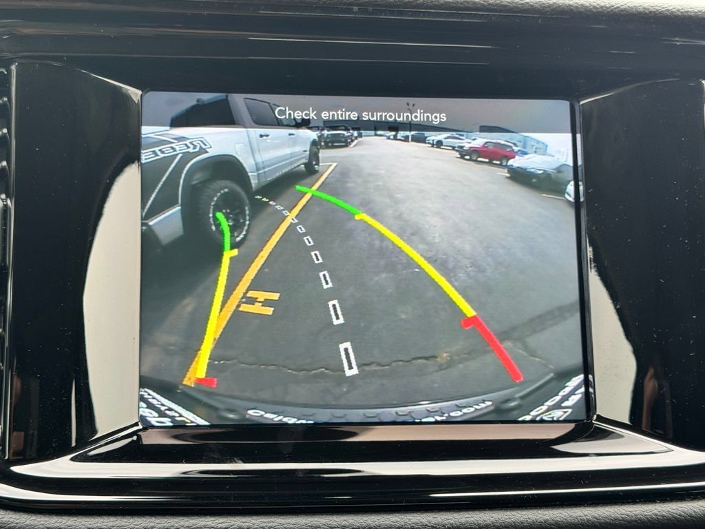 Used 2022 Dodge Durango SXT AWD/4WD image 32