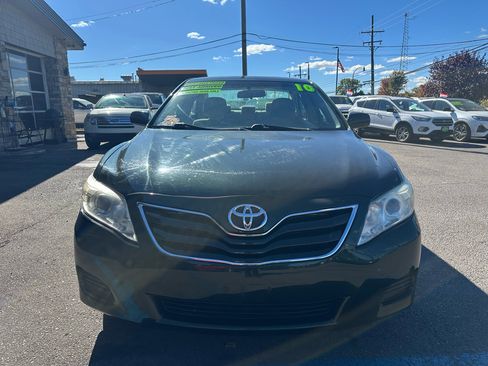 Used 2010 Toyota Camry LE image 2