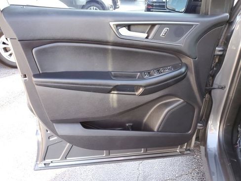 Certified 2022 Ford Edge SE w/ Black Appearance Package image 16