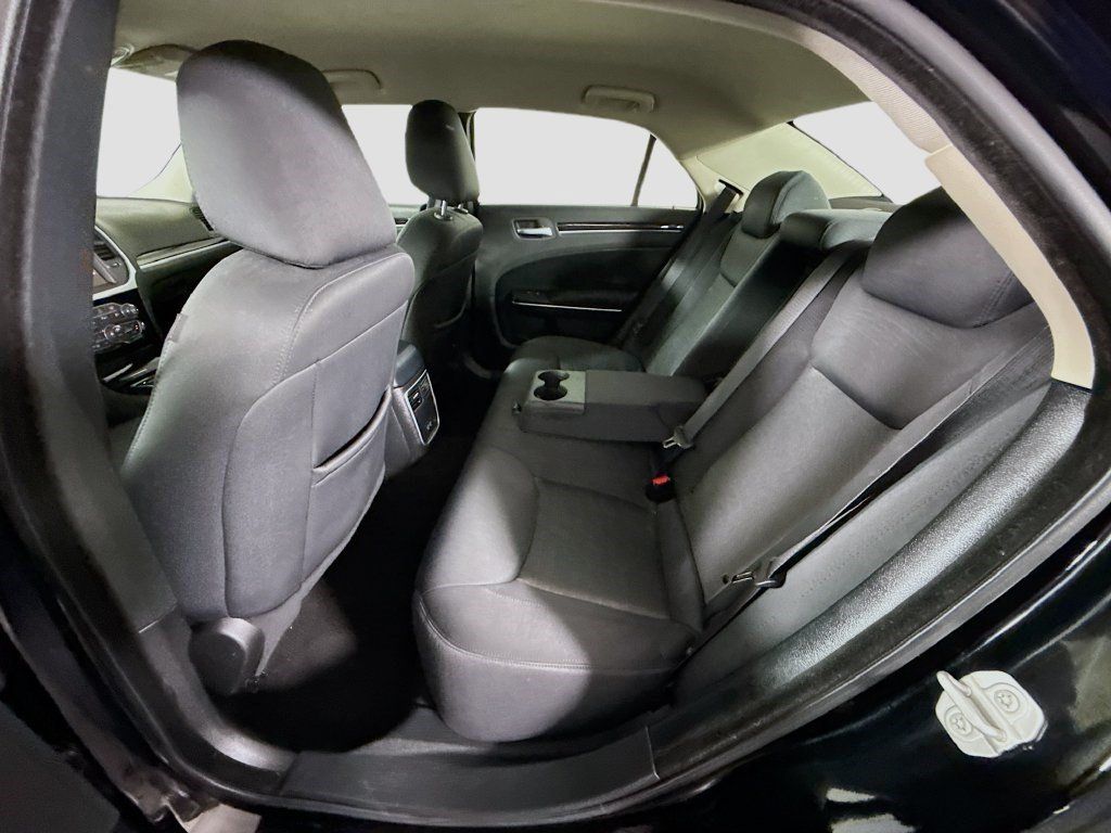 Used 2023 Chrysler 300 Touring w/ Safetytec Plus Group RWD image 24