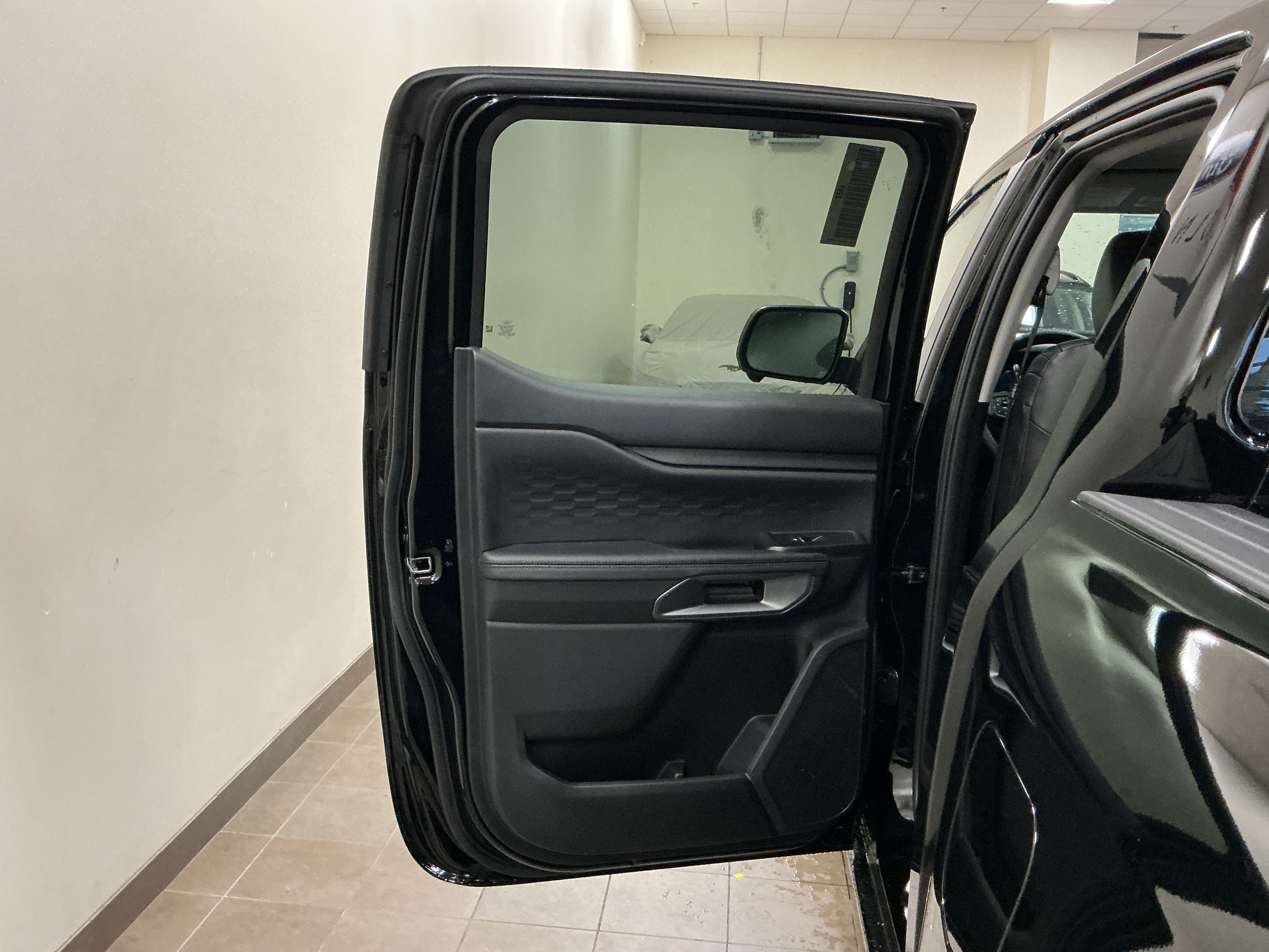 New 2026 Ford Ranger Lariat w/ Black Appearance Package AWD/4WD image 8