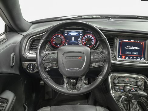 Used 2022 Dodge Challenger SXT w/ Plus Package image 15