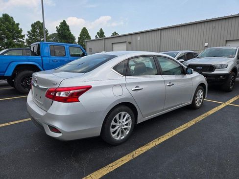Used 2019 Nissan Sentra SV FWD image 3