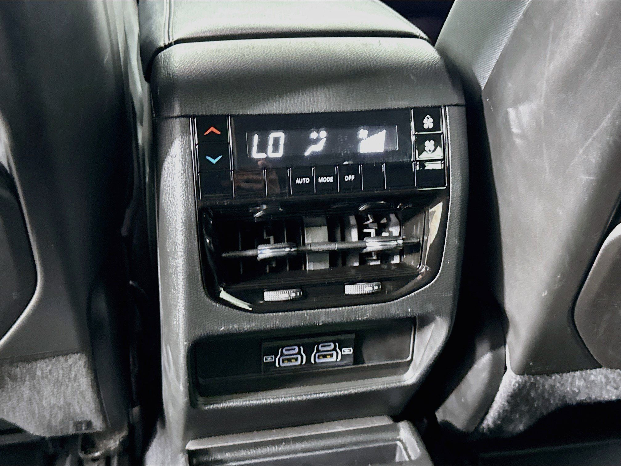 Used 2023 Jeep Grand Cherokee L Laredo AWD/4WD image 28