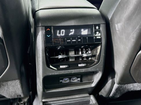 Used 2023 Jeep Grand Cherokee L Laredo AWD/4WD image 28