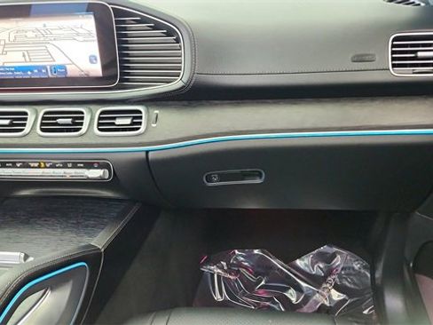 Used 2025 Mercedes-Benz GLS 450 4MATIC image 41