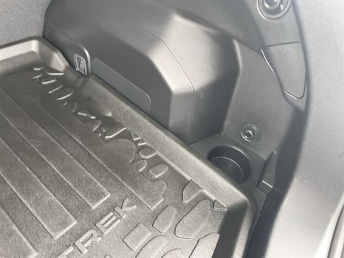 Used 2025 Subaru Crosstrek 2.0i Premium image 15