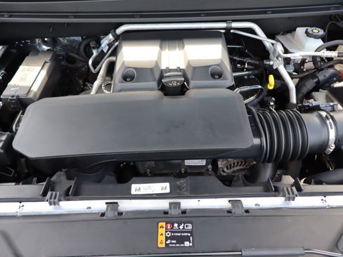 Used 2025 Chevrolet Colorado Trail Boss AWD/4WD image 40