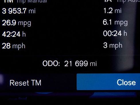 Certified 2025 Volvo V60 B5 Cross Country Plus AWD/4WD image 5