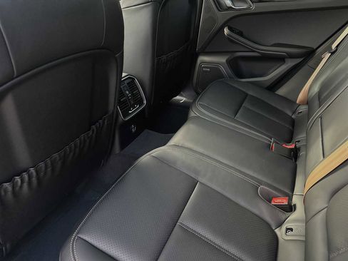 Used 2024 Porsche Macan S image 14