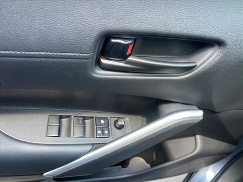 Used 2025 Toyota Corolla Cross LE FWD image 10