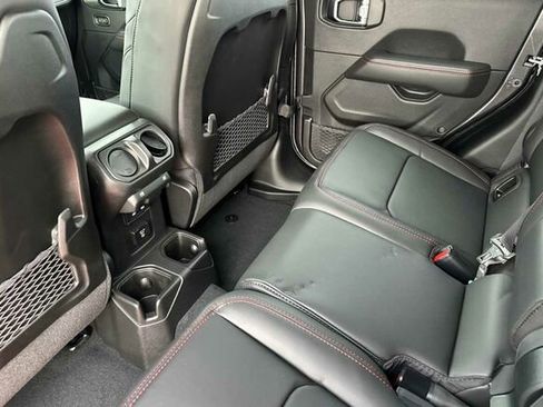 New 2025 Jeep Gladiator Rubicon w/ Convenience Group image 12