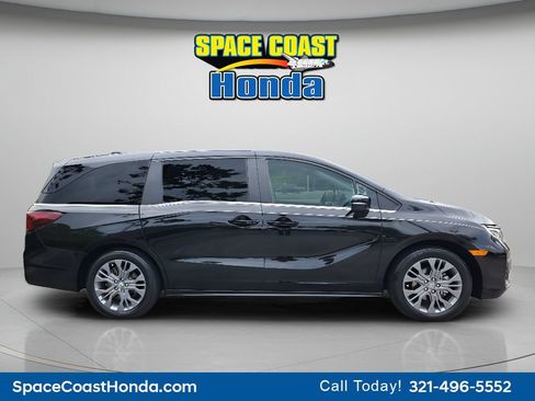 Certified 2025 Honda Odyssey Touring image 13