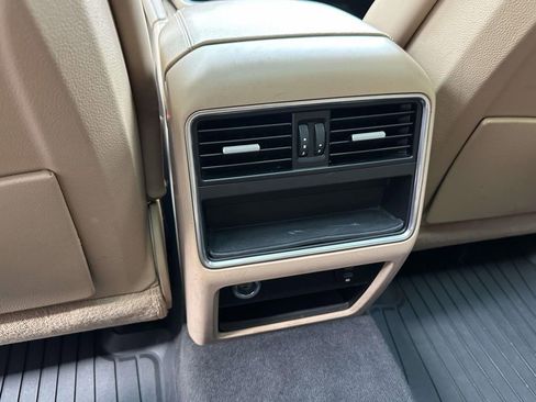 Used 2022 Porsche Cayenne Platinum Edition AWD/4WD image 14