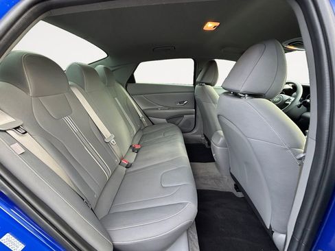 Used 2024 Hyundai Elantra SEL image 11