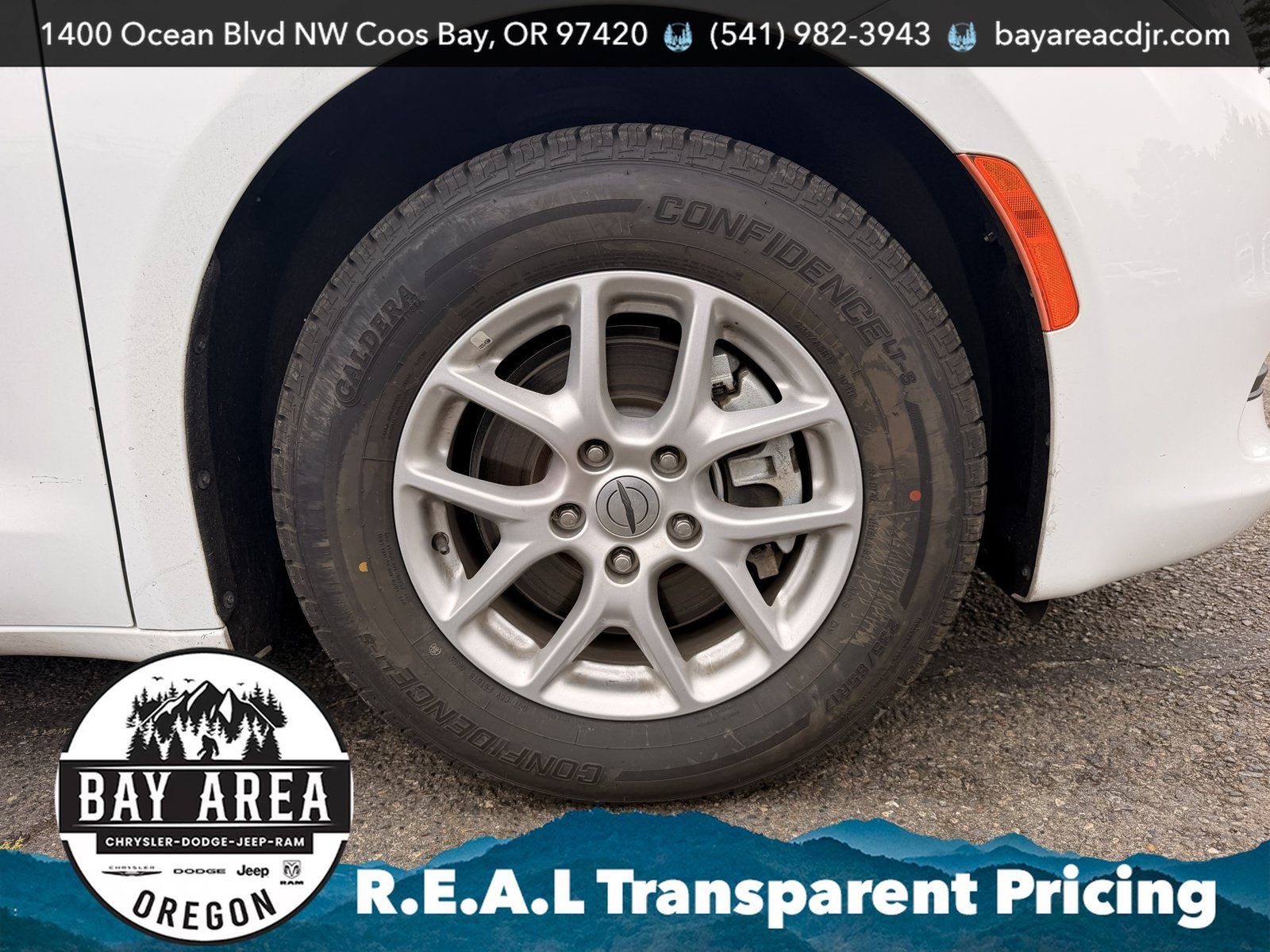 Used 2023 Chrysler Voyager LX FWD image 10