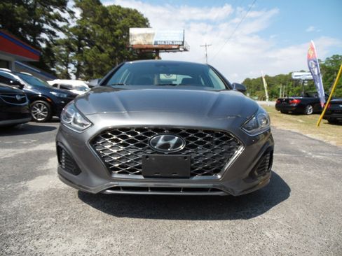 Used 2018 Hyundai Sonata SEL w/ Tech Package 04 FWD image 2